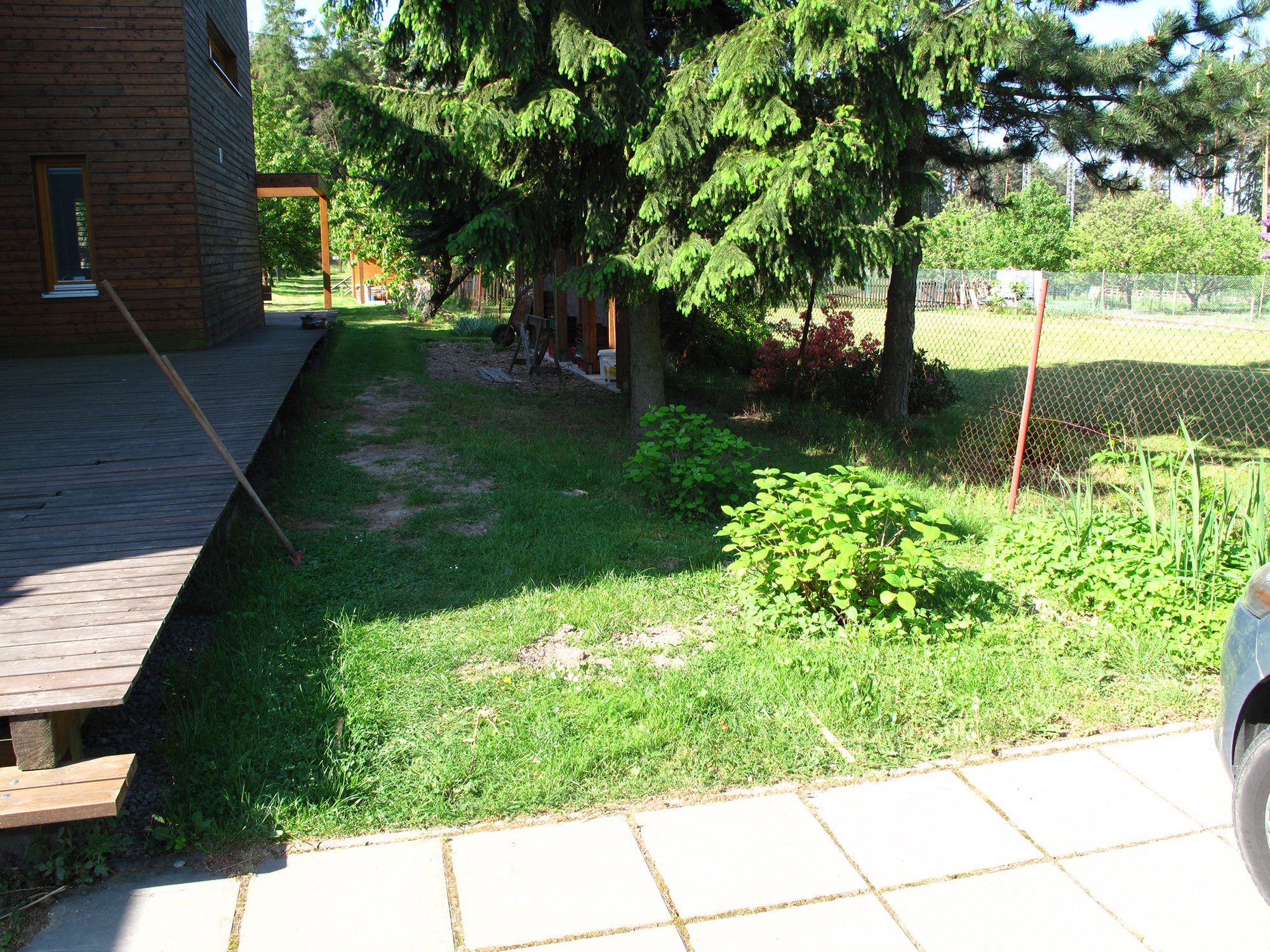 Postupná úprava zahrady blízko Brna